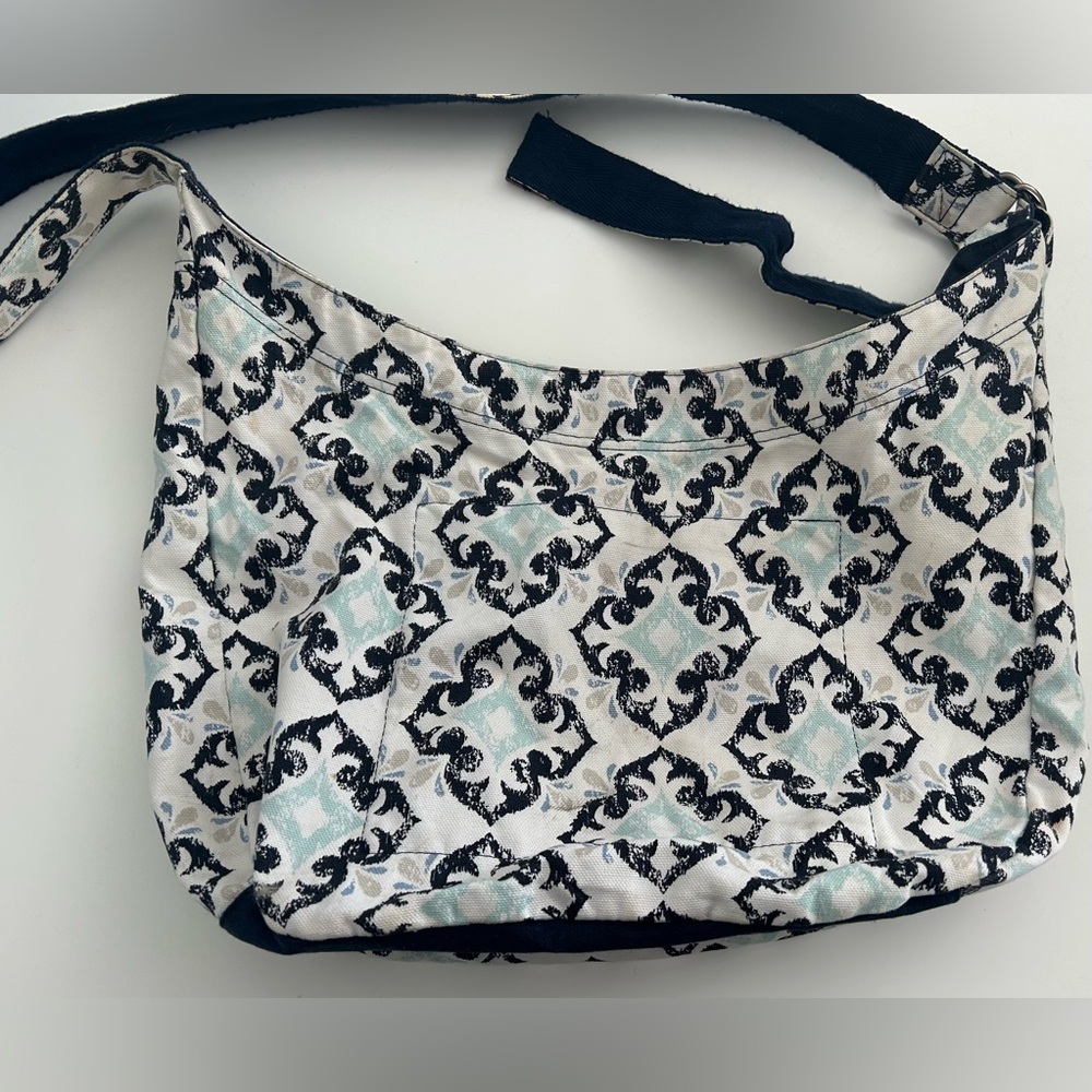 Thirty-One Gifts Retro Metro cross body canvas bag in “Fab Flourish”